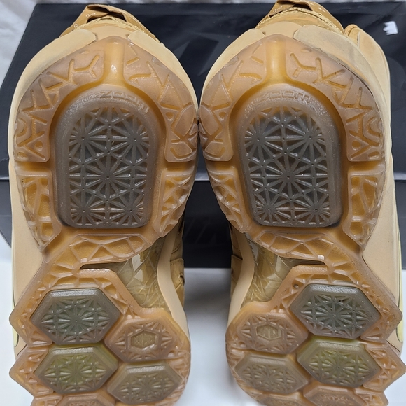 Lebron 12 Wheat - Picture 13 of 14